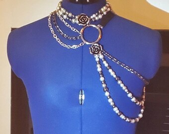 Bead, chain and ribbon collar and shoulder harness