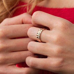 Luxury Wedding Band, Beautiful Gold Wedding Ring for Women, Classic and Elegant Bridal Jewelry for Special Occasions