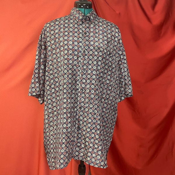 Blue and red circular artsy Button Down Short Sleeve Shirt | Oleg Cassini | Size Men’s Large