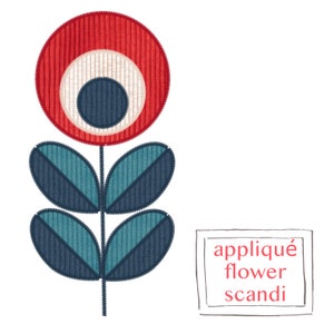 Può includere: Design floreale applicato con una testa di fiore rossa, bianca e blu navy e foglie verde acqua e blu navy. Lo stelo è blu navy. L'immagine include il testo "appliqué flower scandi".