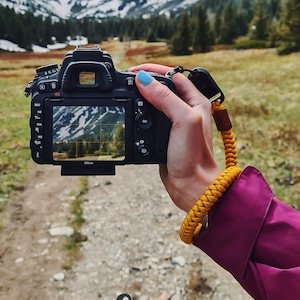Camera wrist strap | Sunny Yellow | Paracord | made with Peak Design Anchor Links
