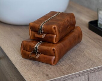 Handmade Leather Dopp Kit: Cowhide Toiletry Bag for Men