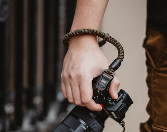 Camera wrist strap | Tactical Camo | Paracord | made with Peak Design Anchor Links