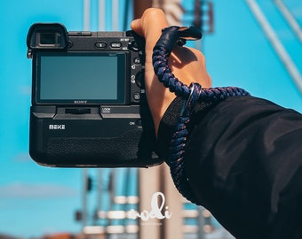 Camera wrist strap | Marine | Paracord | made with Peak Design Anchor Links
