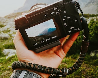 Camera wrist strap | Camo | Paracord | made with Peak Design Anchor Links