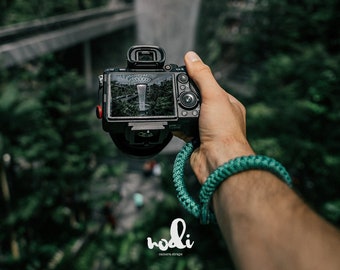 Camera wrist strap | Mint | Paracord | made with Peak Design Anchor Links