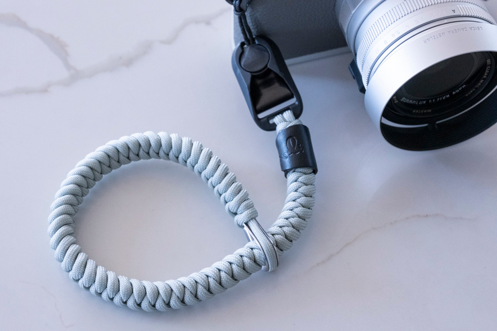Kamera Handschlaufe | Silbermond | Paracord | Gemacht mit Peak Design Anchor Links
