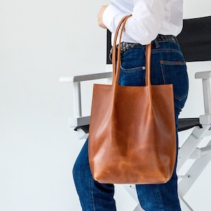 Sac fourre-tout en cuir, petit fourre-tout en cuir, fourre-tout en cuir pour femme, sac fourre-tout cognac, sac à bandoulière pour femme, fourre-tout en cuir véritable, sac fourre-tout décontracté image 1