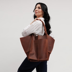 Borsa a tracolla grande in pelle da donna - Borsa a spalla in pelle pieno fiore realizzata a mano, regalo personalizzato per lei immagine 3
