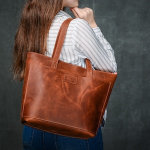 Caramel leather tote, Woman leather bag, Woman shopping bag, Daily use bag, Woman laptop bag, Gift for wife, Leather shoulder bag, Tote bag image 2