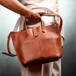 Mini sac fourre-tout en cuir, mini sac fourre-tout, mini sac à bandoulière, sac bandoulière pour femme, sac fourre-tout pour femme, sac en cuir cognac, sac personnalisé, sac en cuir