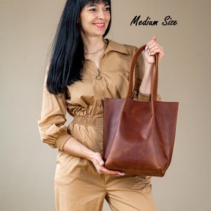 Tote leather bag, Leather tote bag, Medium leather tote, Cognac tote bag, Woman shoulder bag, Genuine leather tote, Casual tote bag