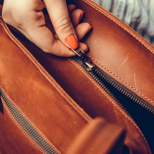 Caramel leather bag, Leather tote bag, Tote leather bag, Woman shoulder bag, Woman weekender bag, Vintage leather tote, Leather zippered bag image 5