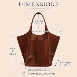 Leather hobo bag size chart with measurements in inches and cm
