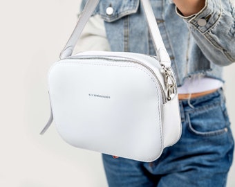 ショルダーバッグ・ポシェット JILLSTUART Chemibag White Leather Large Shoulder Bag JLBA3F3 il_340x270.3900040154_eth1.jpg