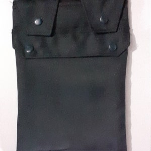 Couvre-sac de jambe pour cathéter avec une poche ou des accessoires. Le tissu pour costume est disponible en différentes couleurs.