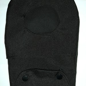 Housse universelle pour sac de colostomie. Convient à tout type de poche pour stomie d'un diamètre de 4 à 6 cm.