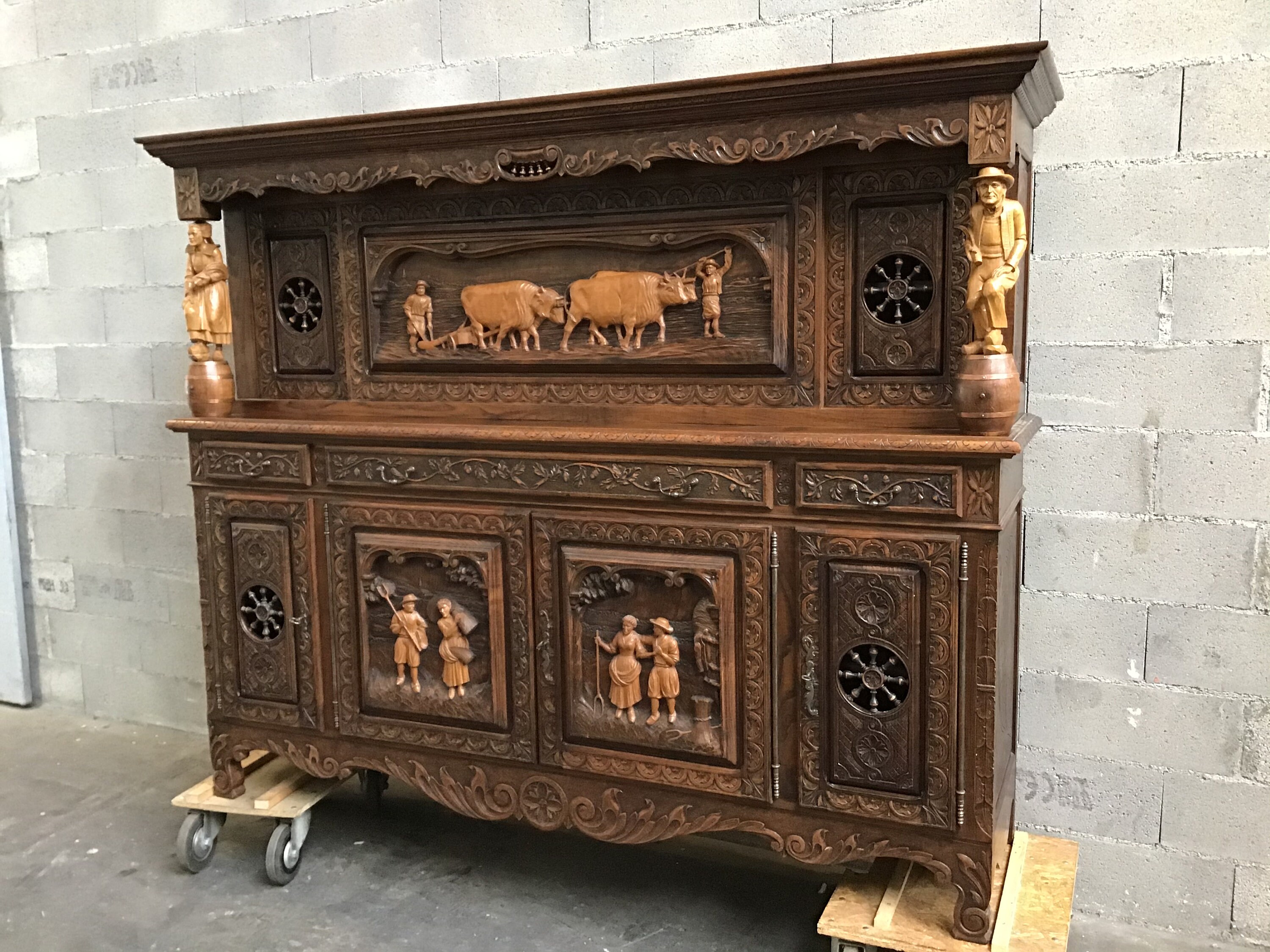 Buffet Sideboard Style Breton Bois Sculpté French Carved Brittany Bretonische