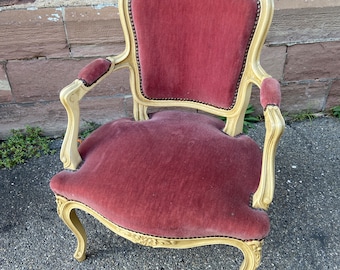 sublime French chair Louis XV style vintage cabriolet Velvet upholstered 1960 rococo Provence