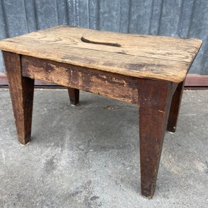 french farmer LOUIS XVI wood hocker stool tabouret de ferme en bois vintage footstool rustical déco bohême repose pieds Alsace 1920