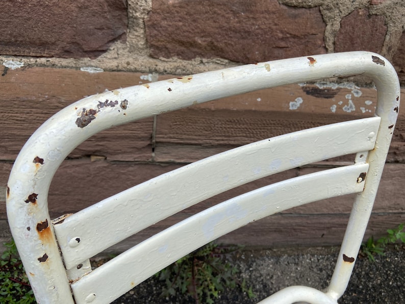 2 chaises Tolix T2 Xavier Pauchard French bistrot chairs Paris Terrasse jardin 50s image 4