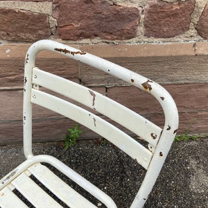 2 chaises Tolix T2 Xavier Pauchard French bistrot chairs Paris Terrasse jardin 50s image 7