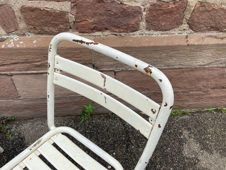 2 chaises Tolix T2 Xavier Pauchard French bistrot chairs Paris Terrasse jardin 50s image 7