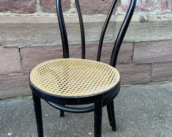 Viennese chair tuna and wood curved bistro Brasserie bentwood bistro chic baumann thonet 1950