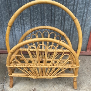 Porte revue Vintage en rotin rattan French newspaper rack