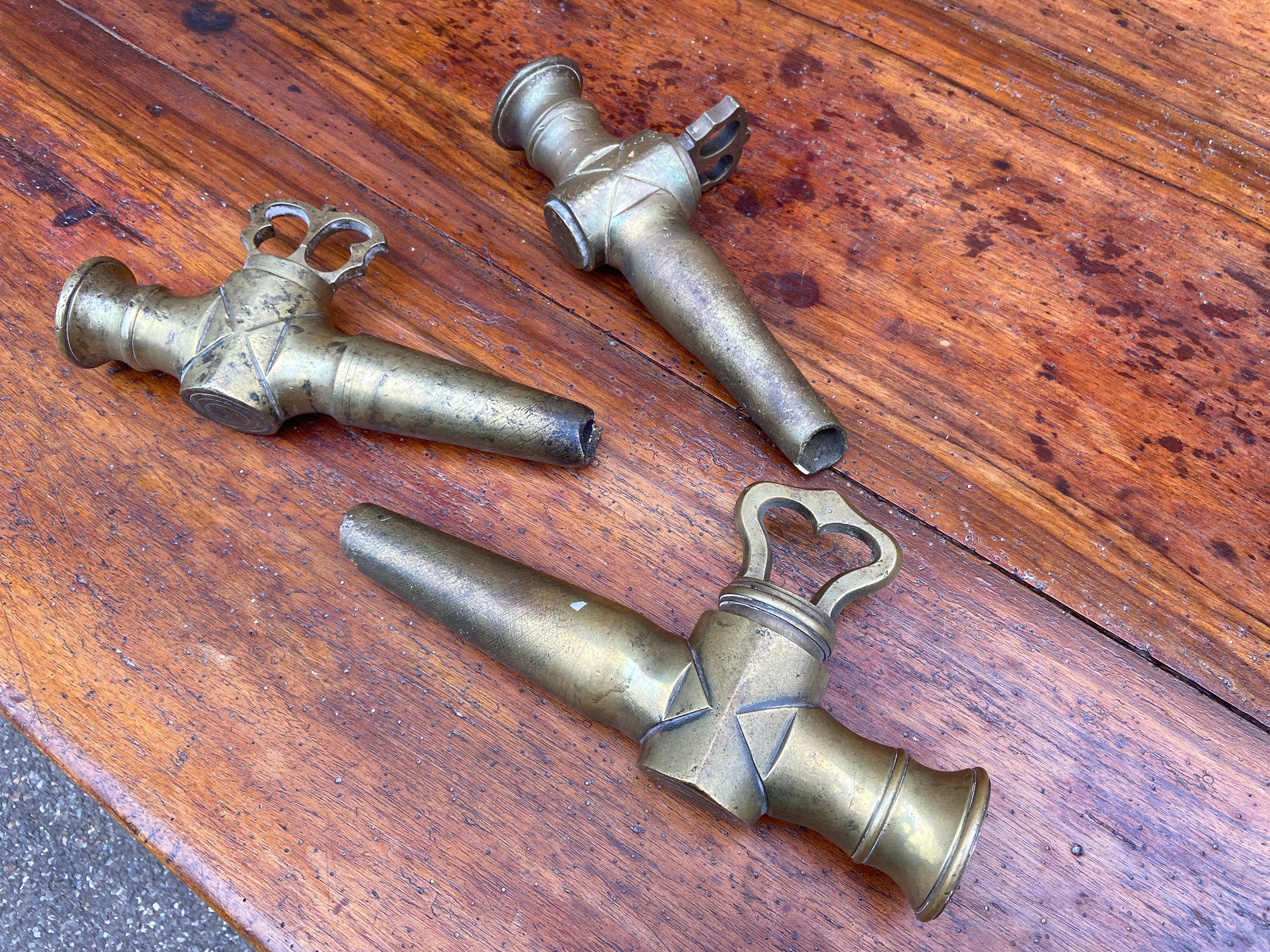 Set de 3 Robinets Tonneau Fût en Bronze French Alsace Antique 19Ème Art Populaire Vignoble Vineyard