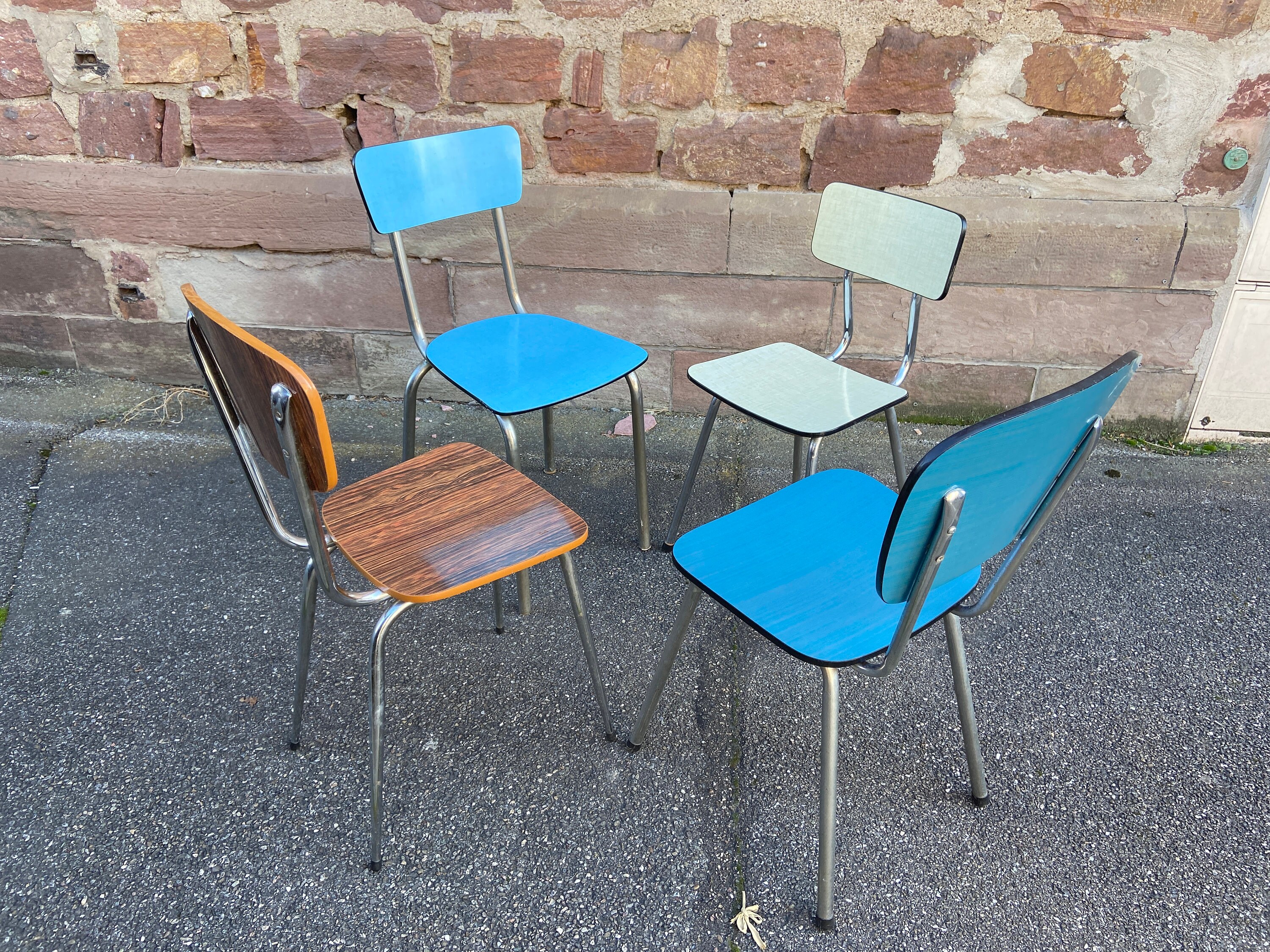 Set de 4 Chaises en Formica Dépareillées Françaises Mid Century Vintage 1960