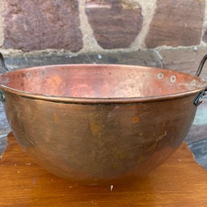 Vintage French Copper Cul de Poule Pan Mixing Bowl in Copper 1900s 19th Century