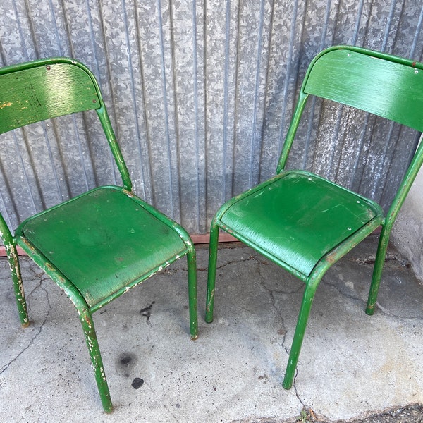 paire de chaises industrielle école vintage collectivités MULLCA tube & bois French School chairs 60s Gaston Cavaillon