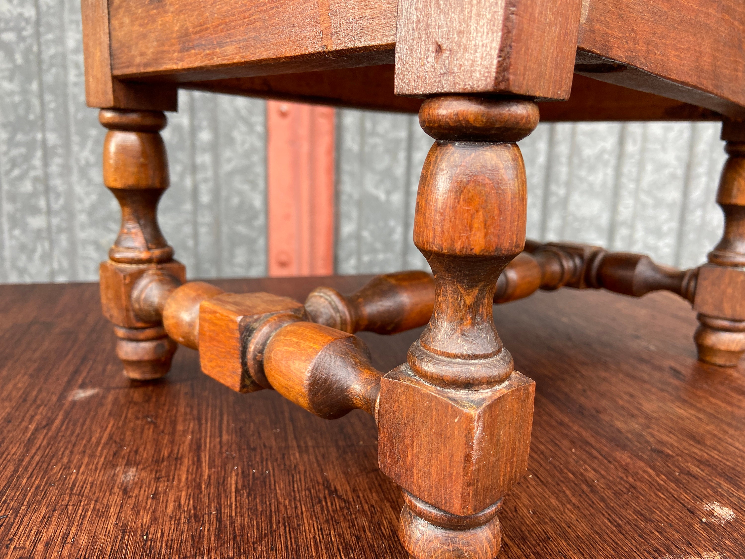 Ancien Tabouret De Repose-pieds Ou Pouf Rustique Primitif Fran%c3%a7ais En Bois Massif Et Planches De Roseau