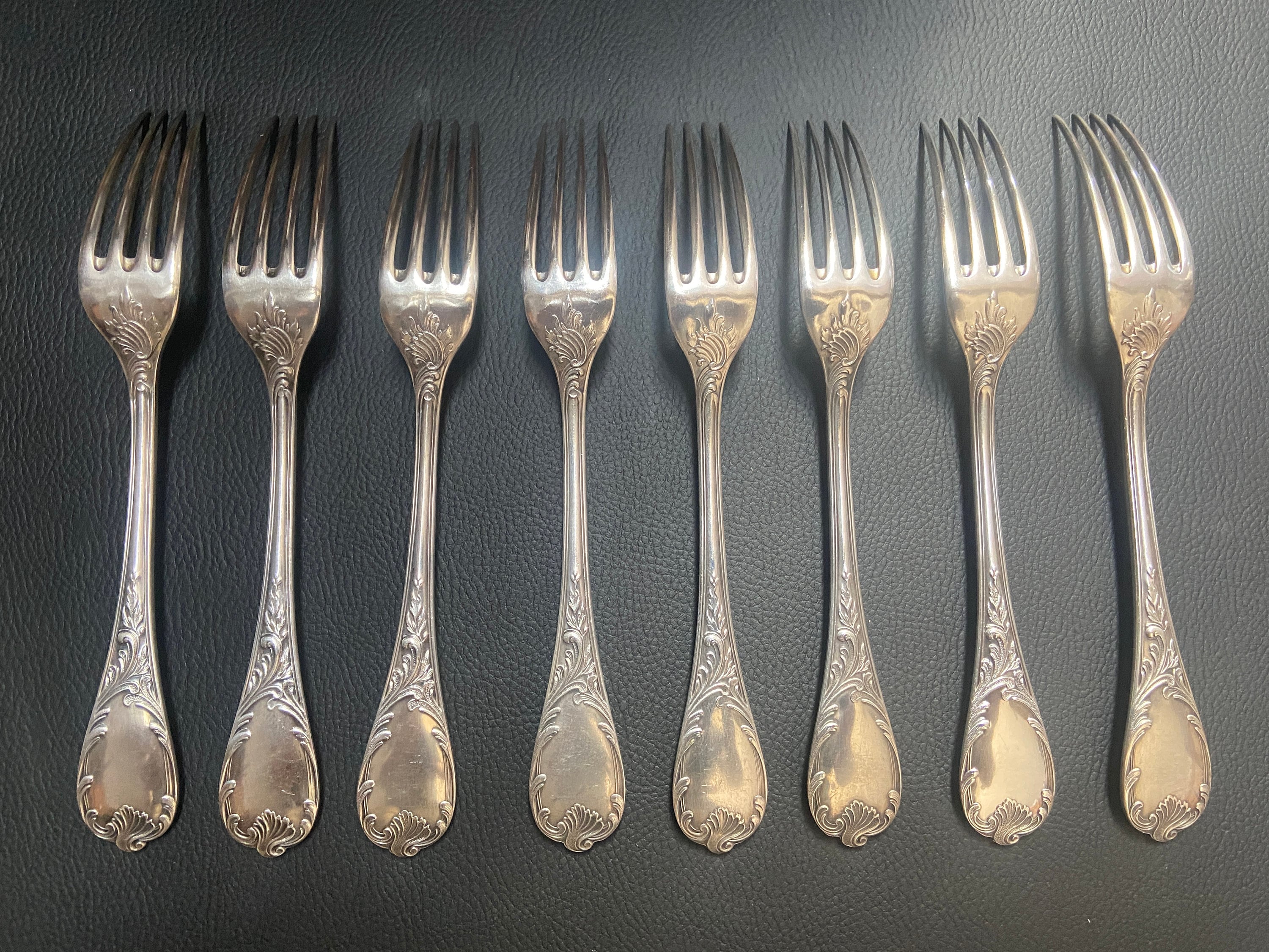 8本のシルバーメッキテーブルフォーク、クリストフルの金細工師