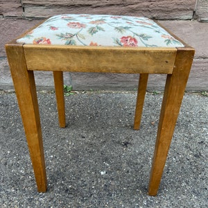 tabouret ottoman ancien Louis XVI Tapissé French vintage stool footstool Upholstered Biedermeier Hocker 1900s noyer