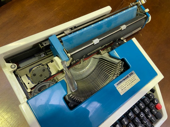 underwood 315　タイプライター　レトロ Vintage 70s Underwood 315 Typewriter - Etsy