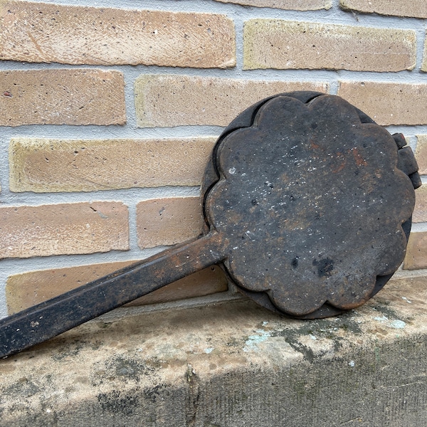 Vintage heavy waffle iron, Heart shaped mold, Kitchen antique cast iron waffle mold