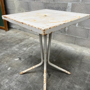 ancienne table bistrot français  café  1960 metal tolix DECO LOFT COLLECTION