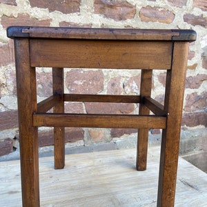 Vintage rustikaler Hocker, französischer Bauernhocker Lader aus den 1950er Jahren
