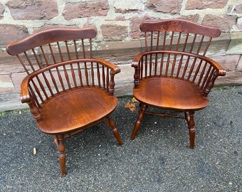 Paire de Fauteuils Windsor classique anglais Chaises bois Western bistrot style Hutten vintage 70s