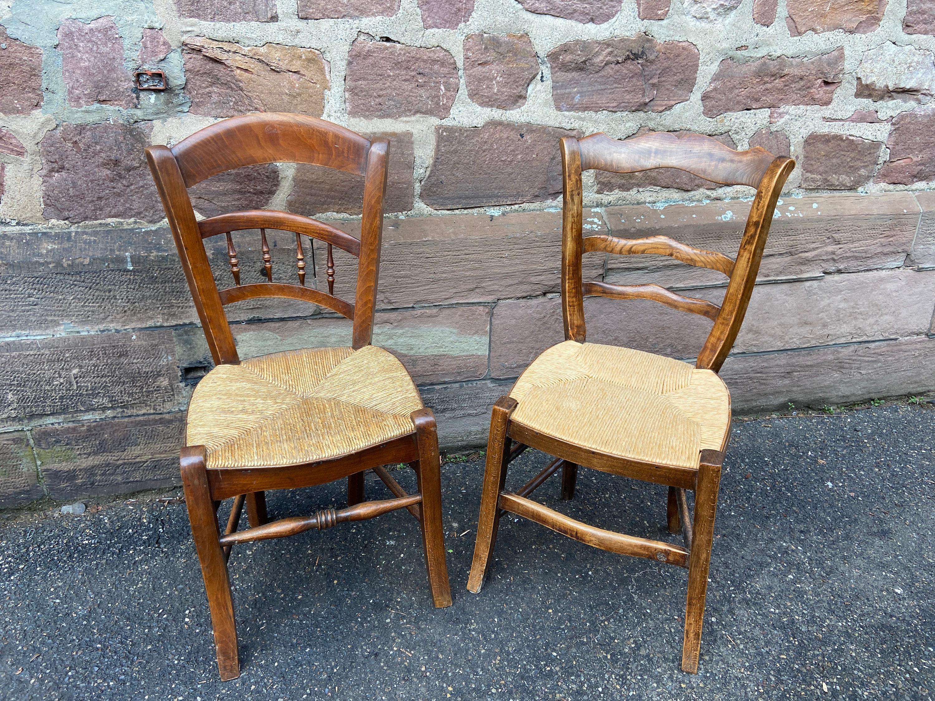 Ref 4217 Set de 2 Chaises Bistrot Paillée Ratan Restaurant Dépareillées Taverne Brasserie 1920 Alsac