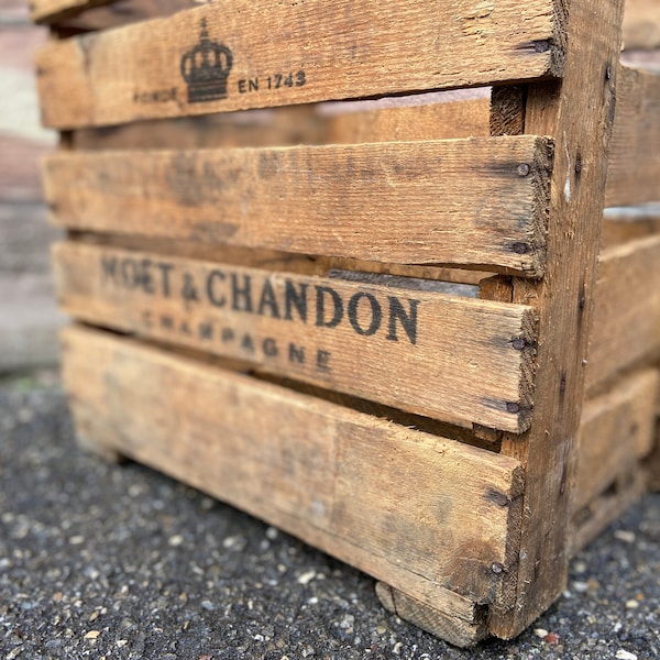 Real transport box Bottle Old wooden champagne box Moet et Chandon France