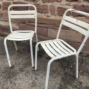 2 chaises Tolix T2 Xavier Pauchard French bistrot chairs Paris Terrasse jardin 50s image 8