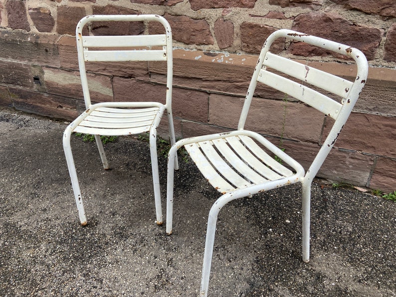 2 chaises Tolix T2 Xavier Pauchard French bistrot chairs Paris Terrasse jardin 50s image 8