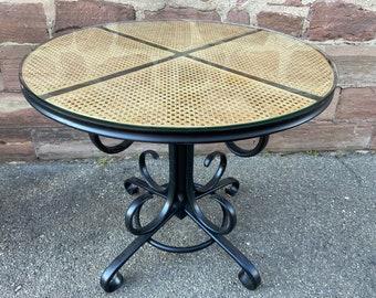 Central foot table pedestal table Curved wood and canework Thonet Art Nouveau style 1980s