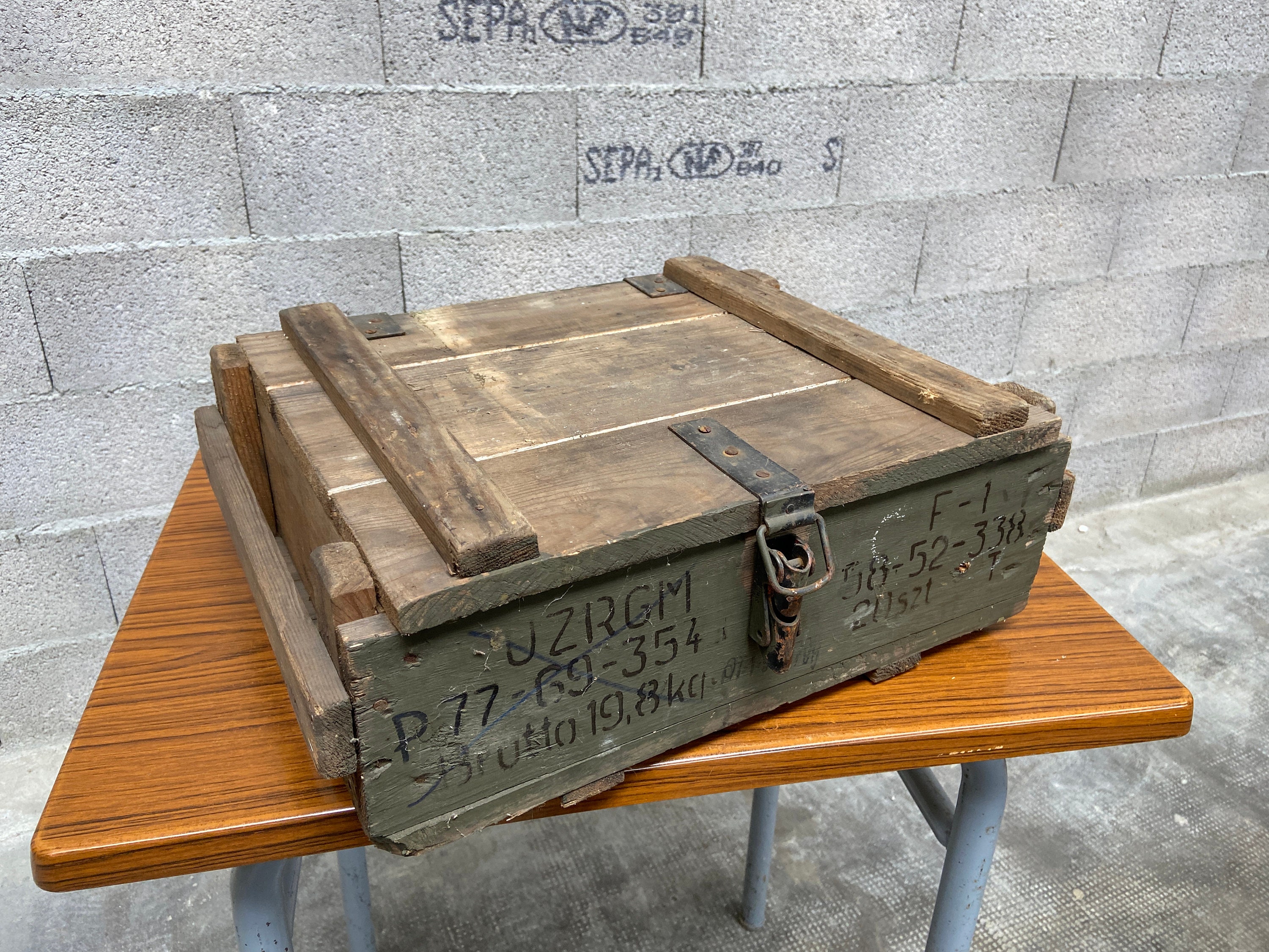 Caisse / valise de transport en bois, style militaire. début 20e siècle