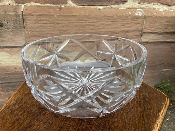 セントルイスのクリスタルの古いフルーツボウル No Baccarat