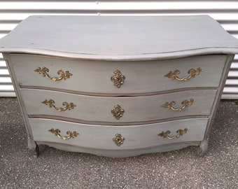 Commode galbée Rococo Louis XV Bombay Antique France  chest drawers shabby 1780s