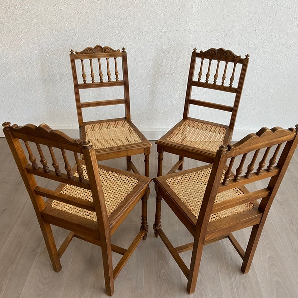 set of 4 oak Henri II Renaissance french carved dining chairs 1900s Louis XIII  Sculpté Chaises à manger